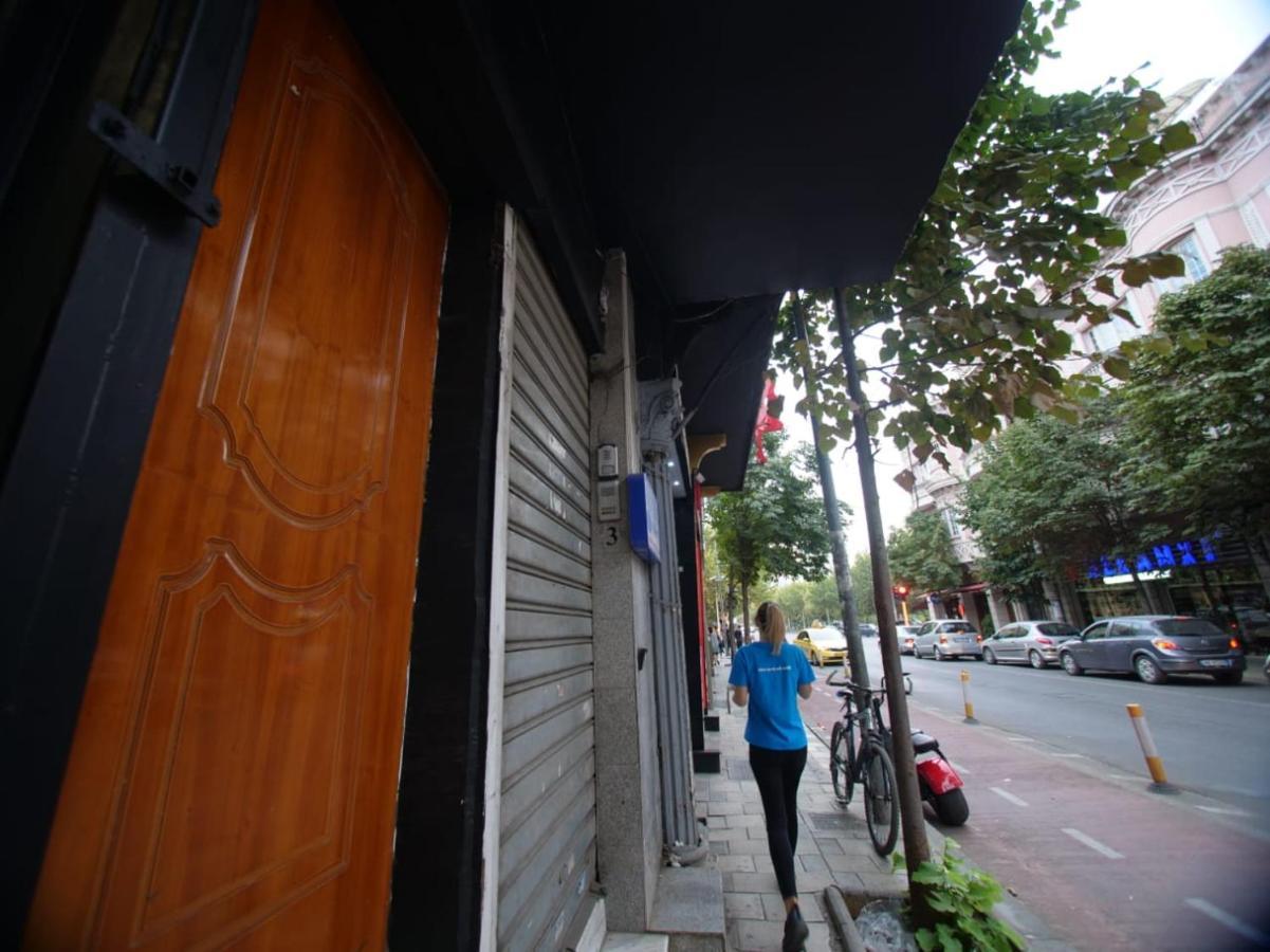 Hidden Gem In The Center Of Tirana Apartment Bagian luar foto