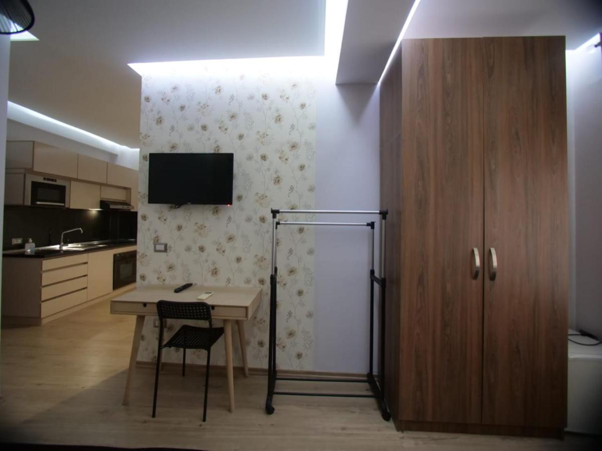 Hidden Gem In The Center Of Tirana Apartment Bagian luar foto