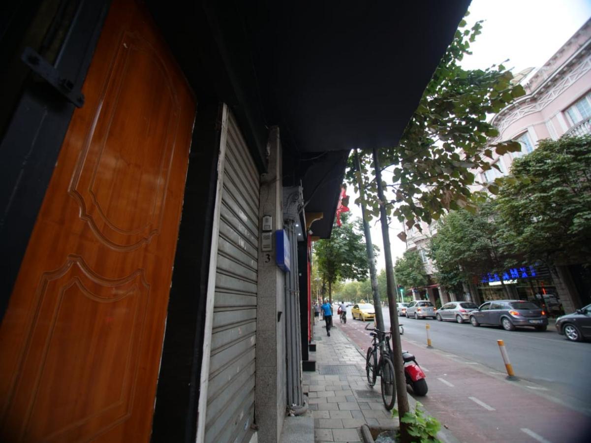 Hidden Gem In The Center Of Tirana Apartment Bagian luar foto